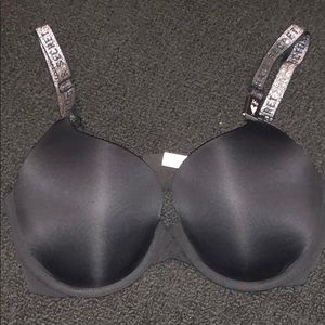 Victoria’s Secret bra 34D